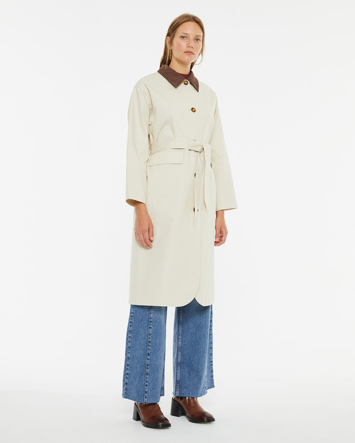 system action Parka midi con cuello camisero a contraste Tienda