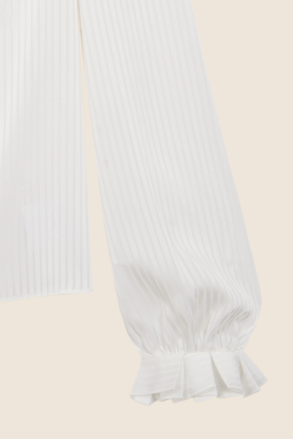 teresa helbig Camisa gasa con cuello plisado En oferta