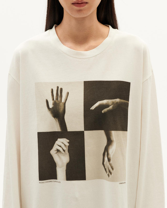 thinking mu Camiseta blanca hands Emily En oferta