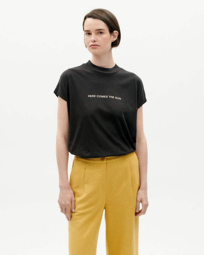 thinking mu Camiseta negra Here comes the sun