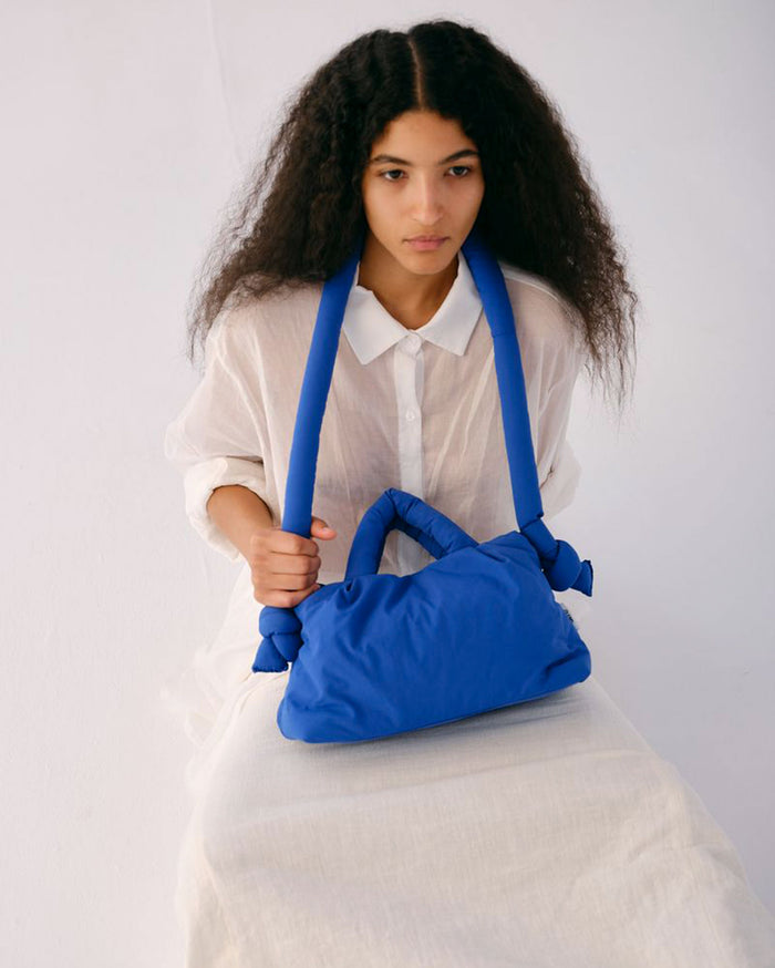thinking mu Cobalt Blue Miniona soft bag Limitado a 3 días