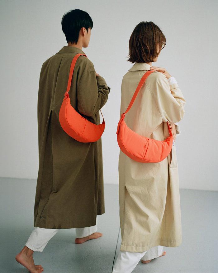 thinking mu Coral Moon bag En oferta
