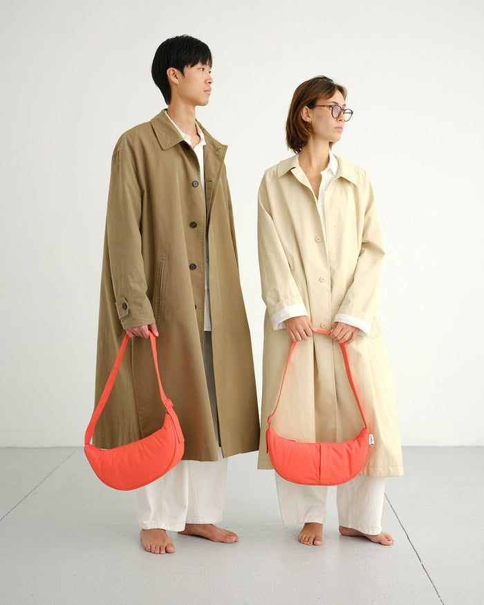 thinking mu Coral Moon bag En oferta