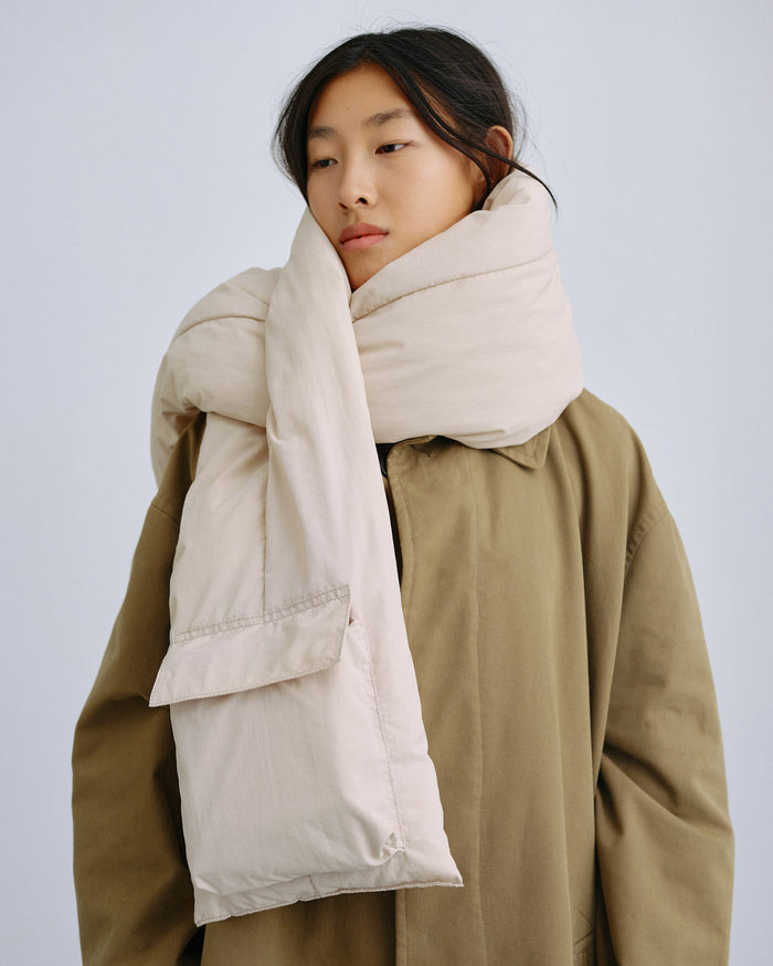 thinking mu Sand Padded scarf Solo hoy
