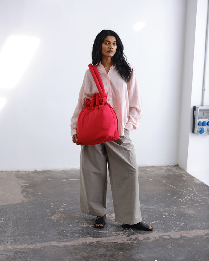 thinking mu Red Ona soft bag Oferta exclusiva
