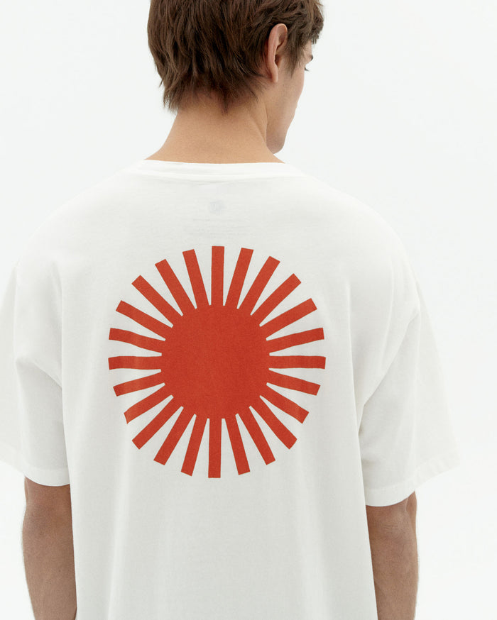 thinking mu Camiseta blanca sol contrast Aaron