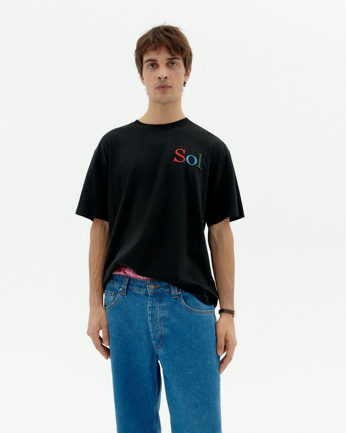 thinking mu Camiseta negra sol type Aaron