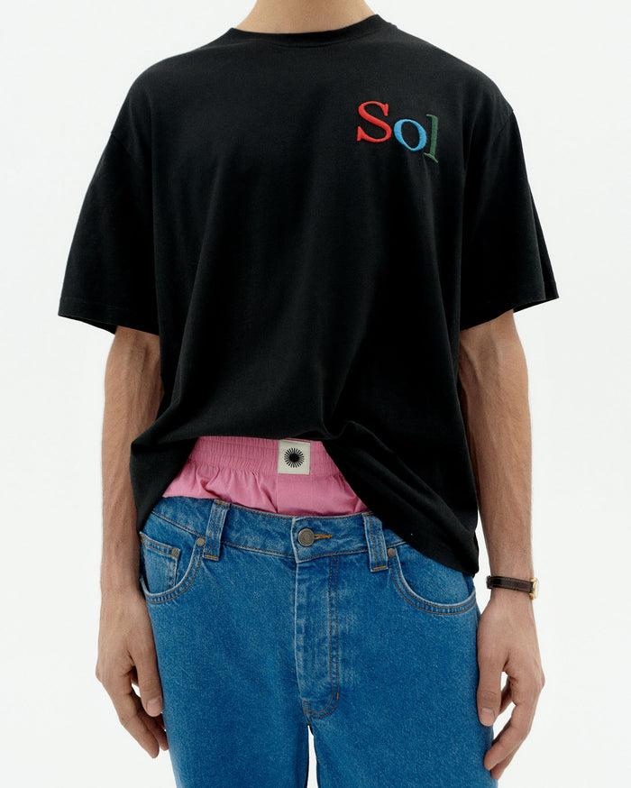 thinking mu Camiseta negra sol type Aaron Ahorra y exporta