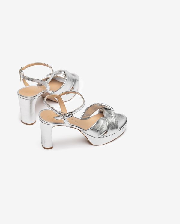 unisa Sandalia con tiras anchas cruzadas En oferta