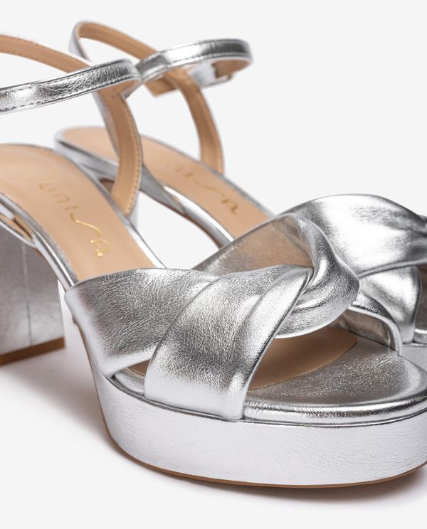 unisa Sandalia con tiras anchas cruzadas En oferta