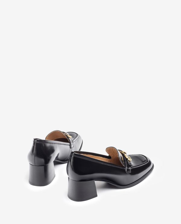 unisa Mocasín con adorno metálico En oferta