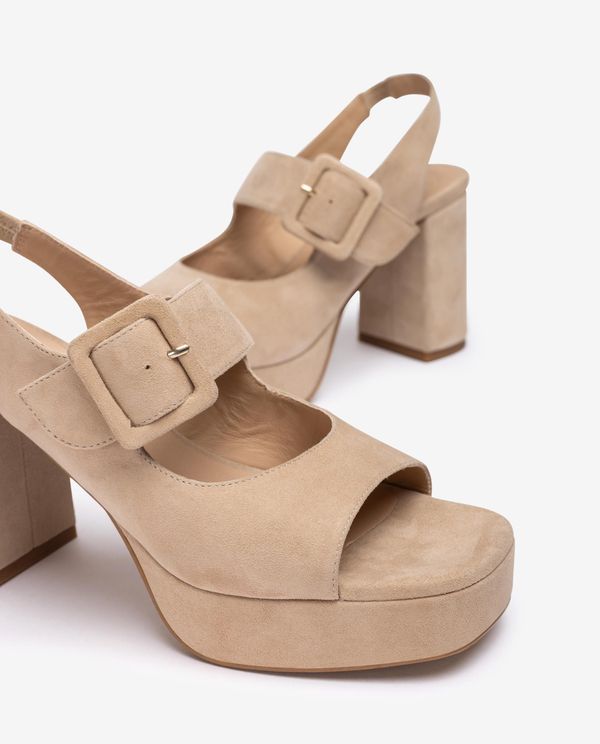 unisa Sandalia con hebilla al tono Tienda