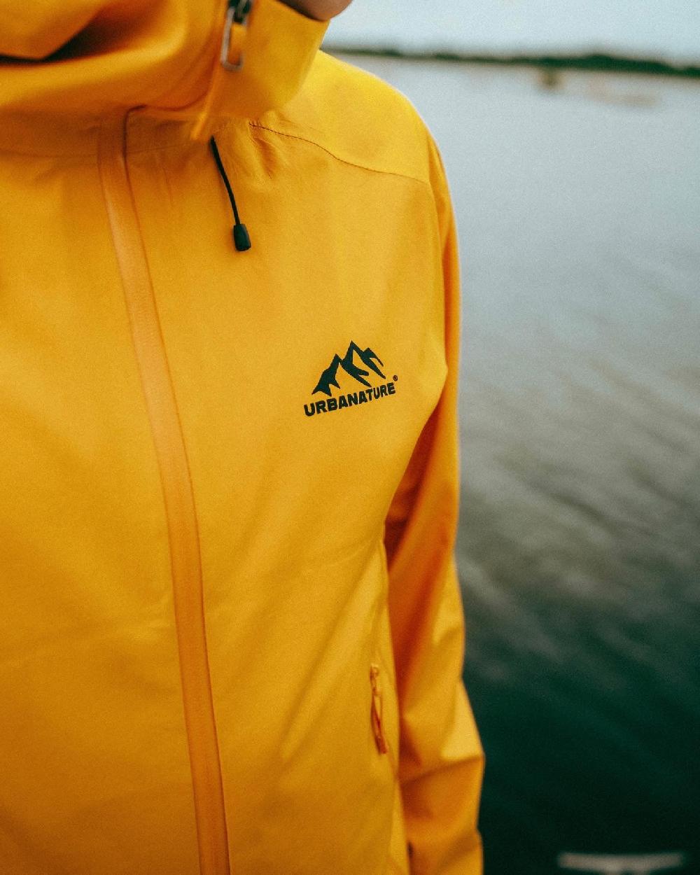 urbanature Rain Jacket V2- Honey Yellow Promoción trimestral