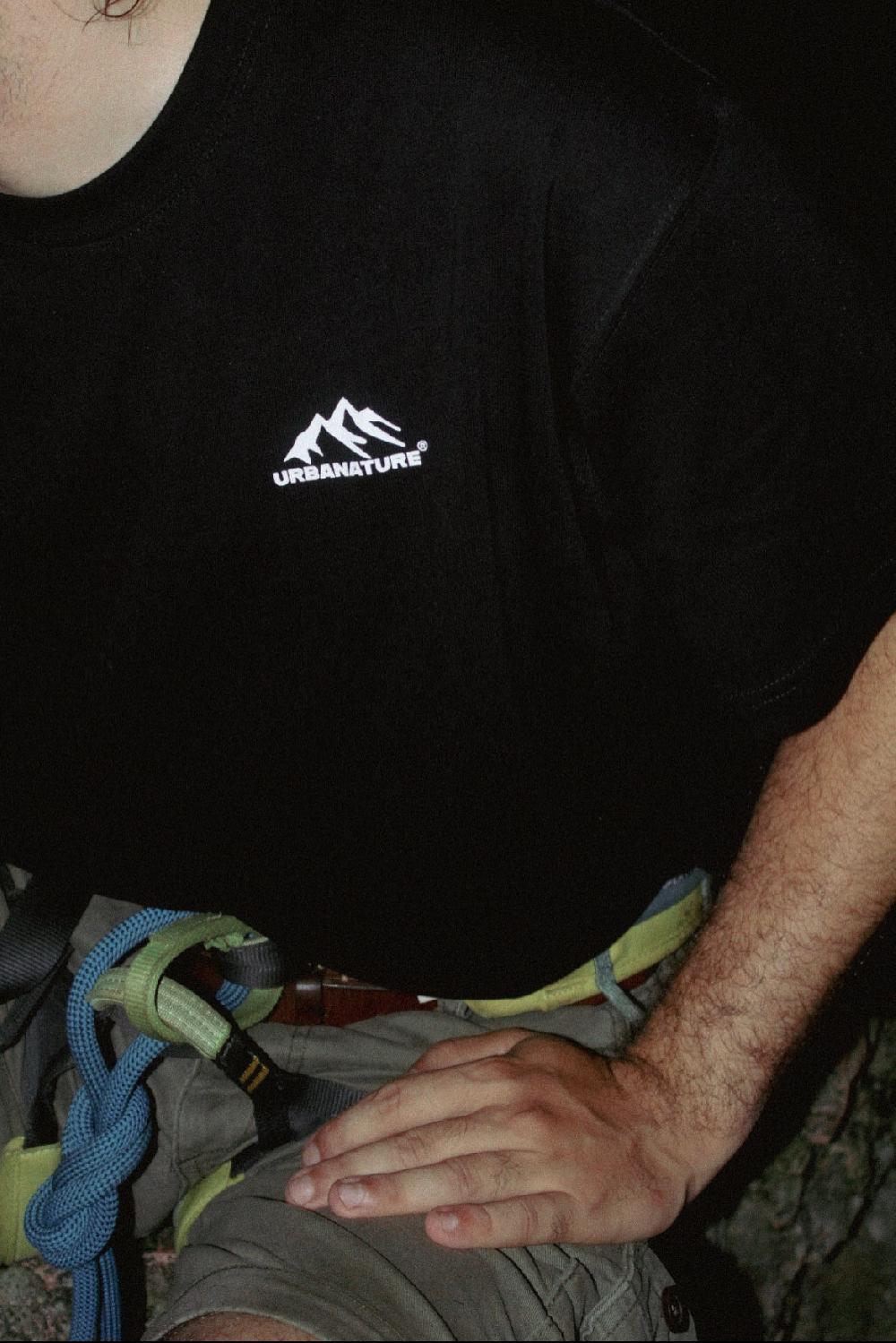 urbanature Mountain Tee- Black Descuentos del mes