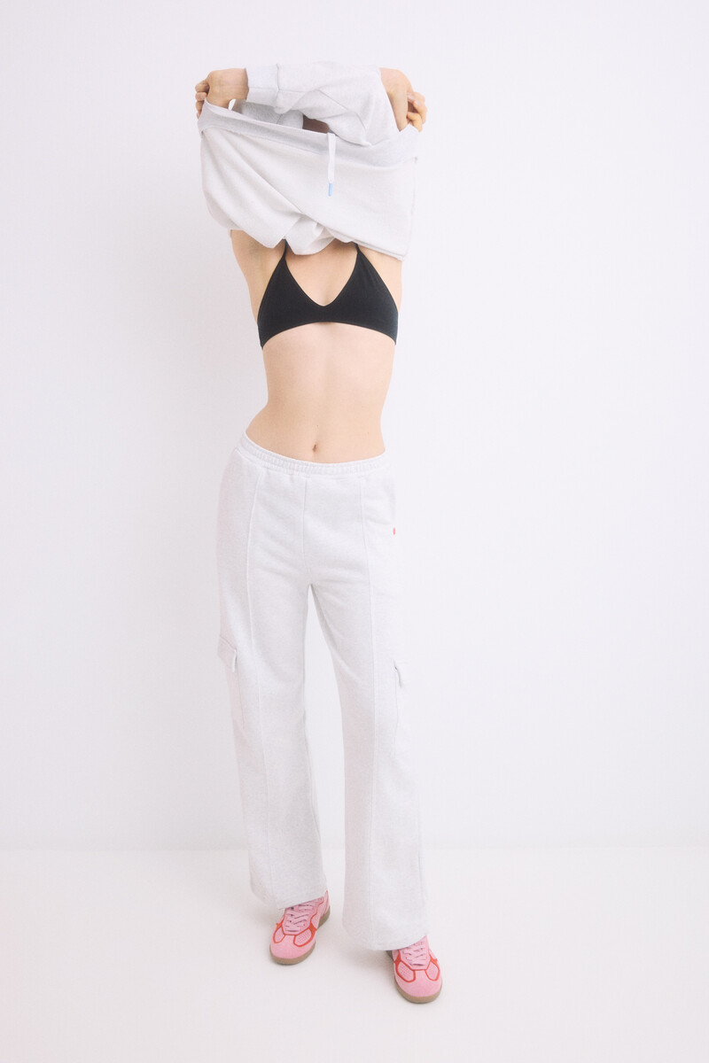 women'secret Pantalón largo flare felpa gris En oferta