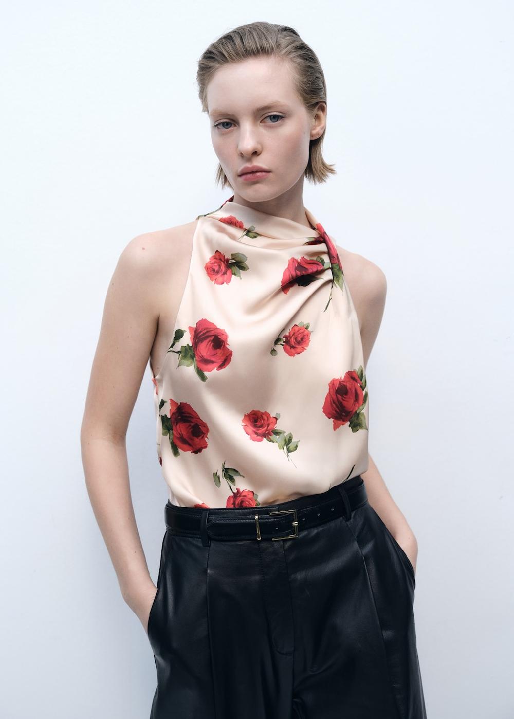 Mango Blusa satinada floral Ahorra y exporta