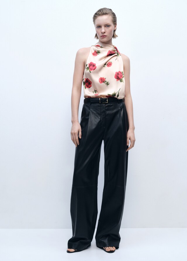 Mango Blusa satinada floral Ahorra y exporta