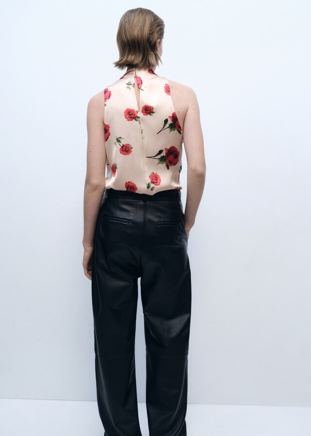 Mango Blusa satinada floral Ahorra y exporta