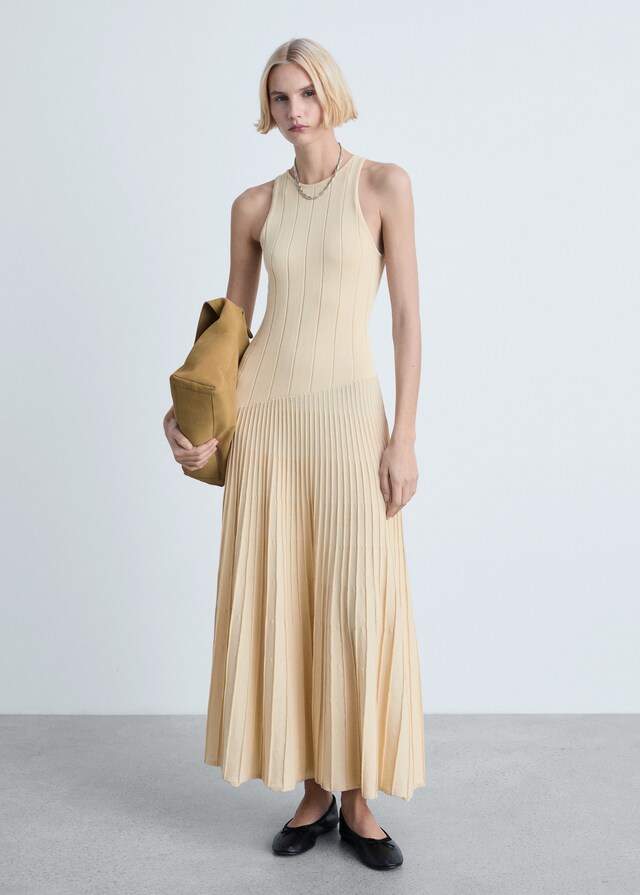 Mango Vestido plisado punto Oferta exclusiva
