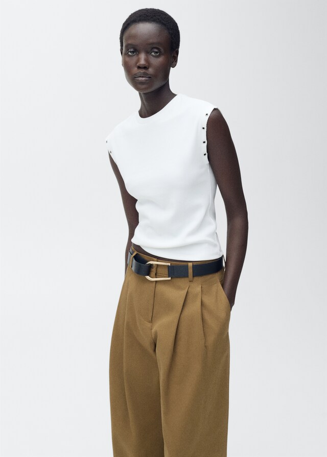 Mango Camiseta canalé ribete troquelado Descuentos del mes