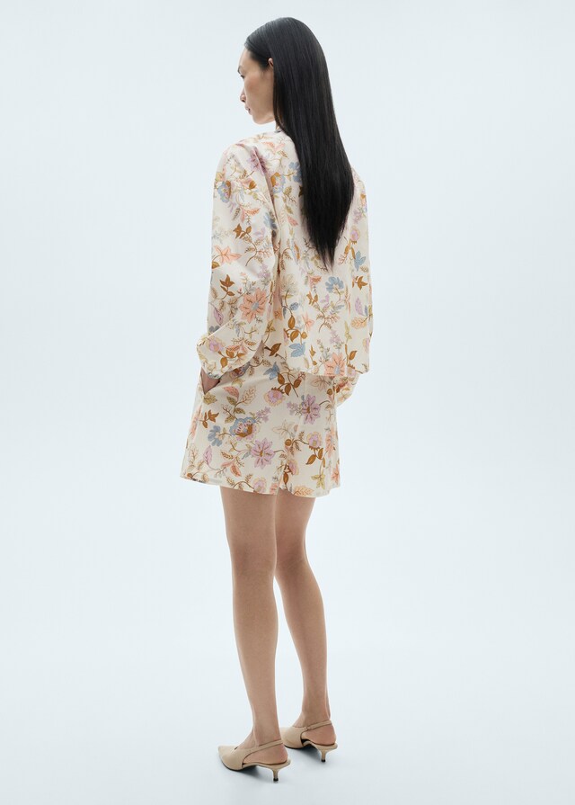 Mango Shorts pinzas floral 2025