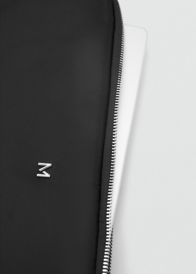 Mango Funda portátil nylon Envío gratis
