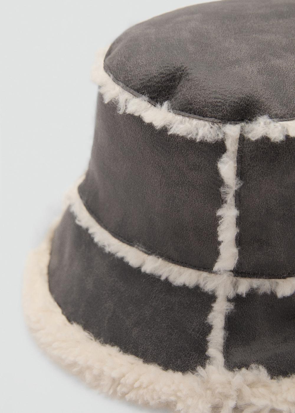 Mango Gorro bucket borreguito Precios de Black Friday