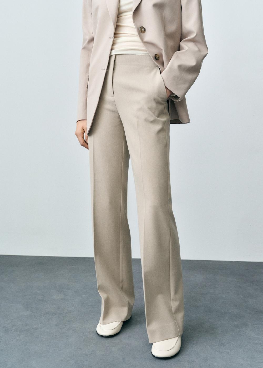 Mango Pantalón flare tiro medio Última moda