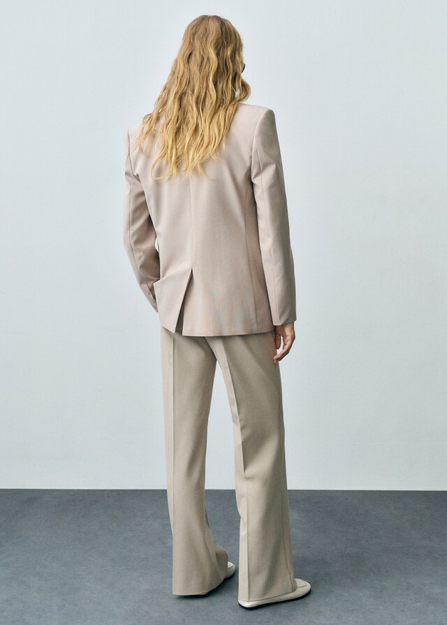 Mango Pantalón flare tiro medio Última moda