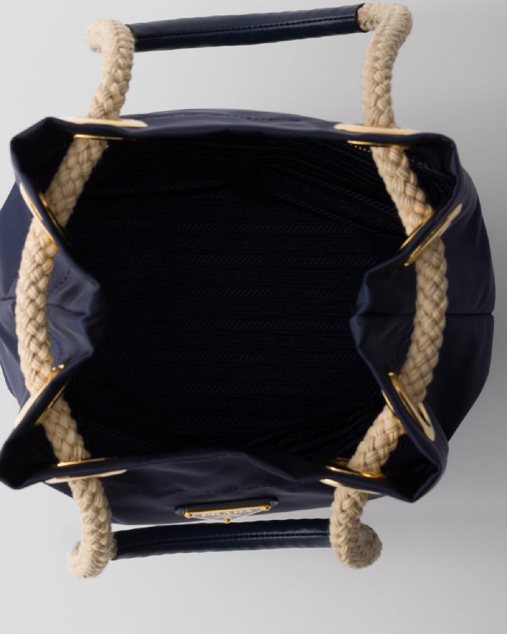 Prada Bolso saco Prada Mariner de Re-Nylon pequeño 2025