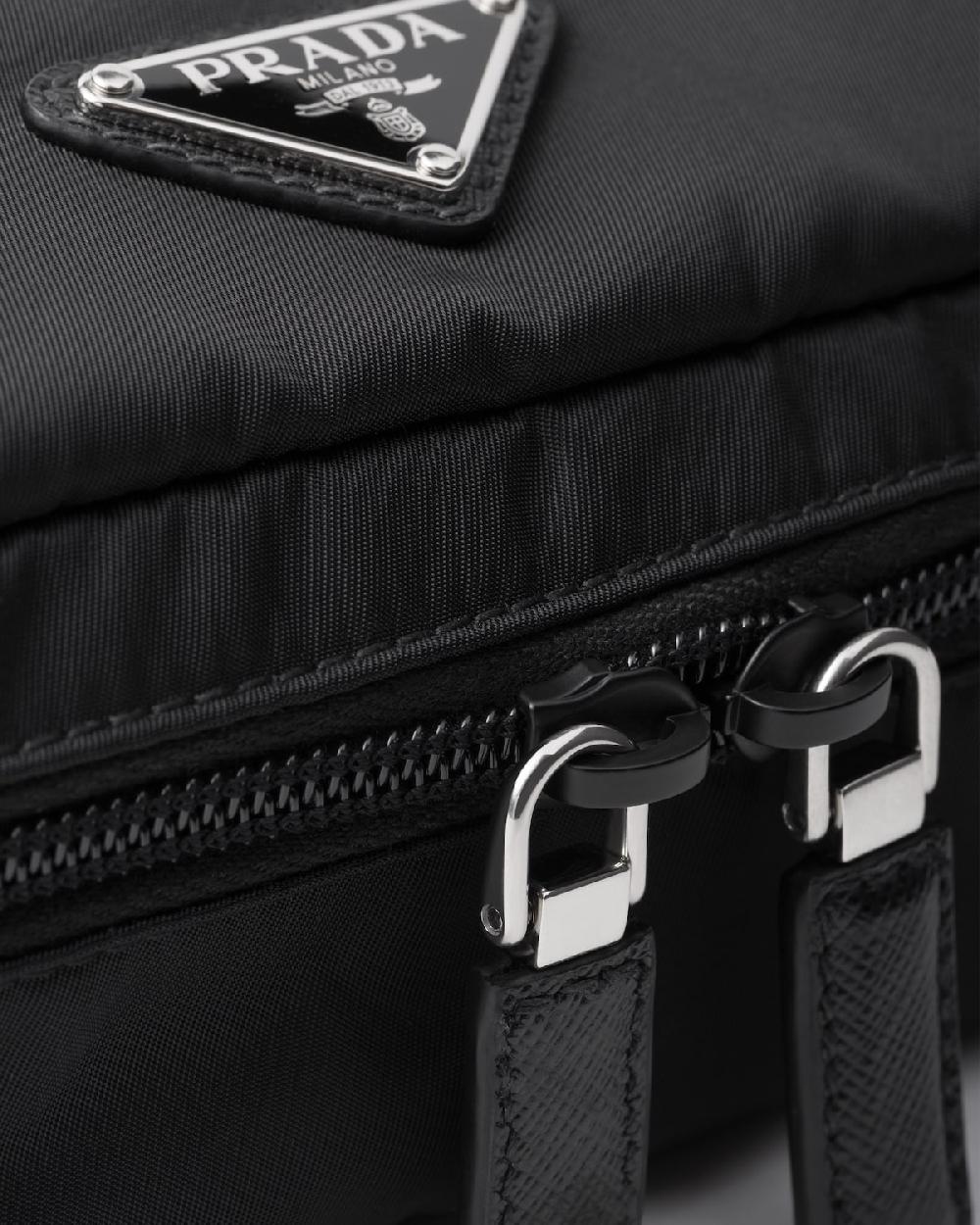 Prada Pouch mediano de Re-Nylon con cremallera Precios de Black Friday