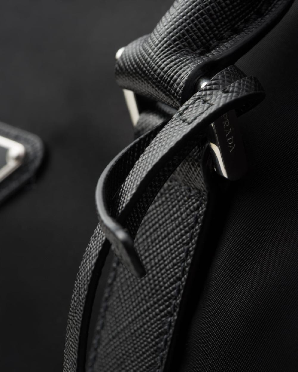 Prada Bolsa de piel Saffiano y Re-Nylon Rebajas de fin de temporada