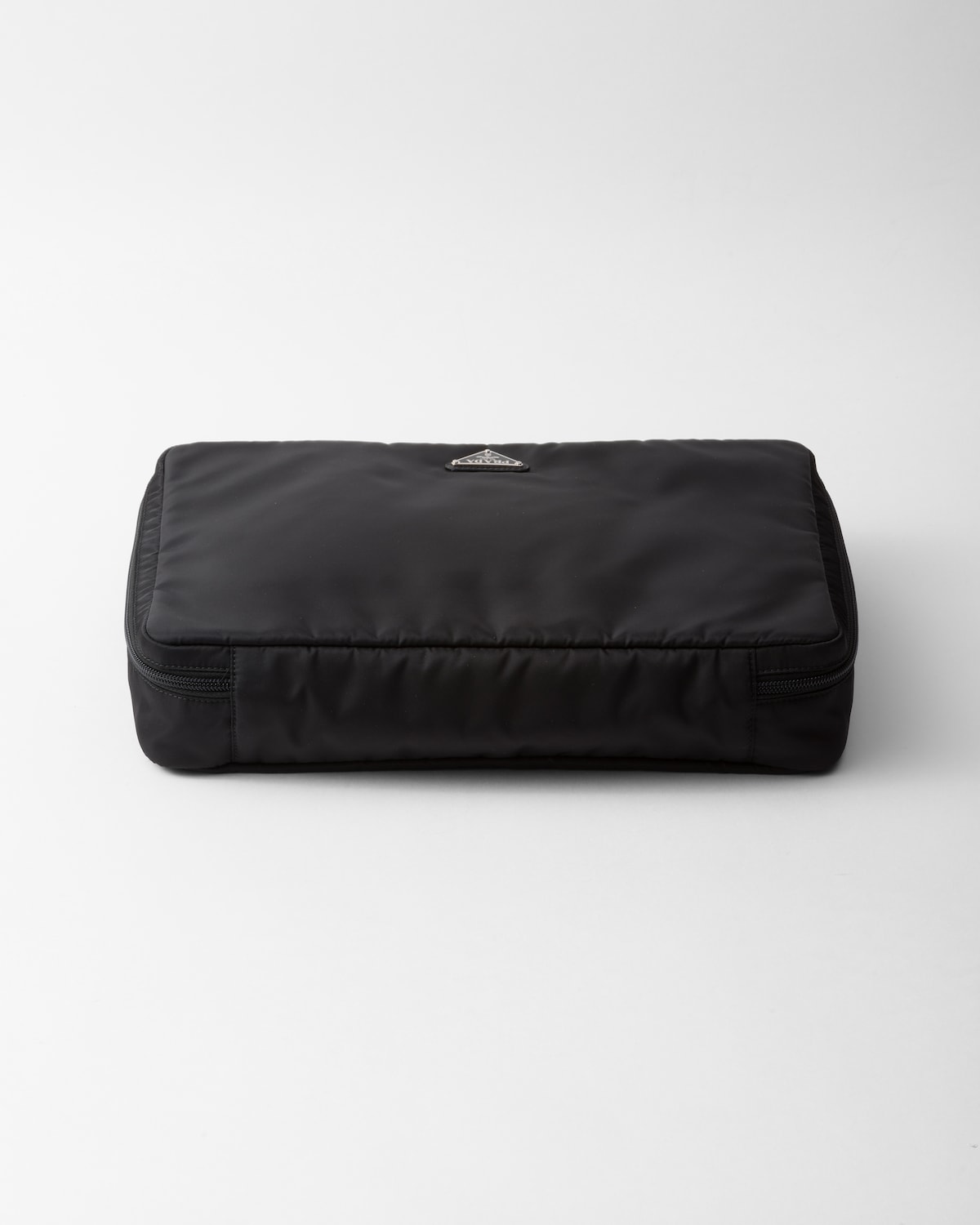 Prada Pouch grande de Re-Nylon con cremallera Devoluciones gratuitas