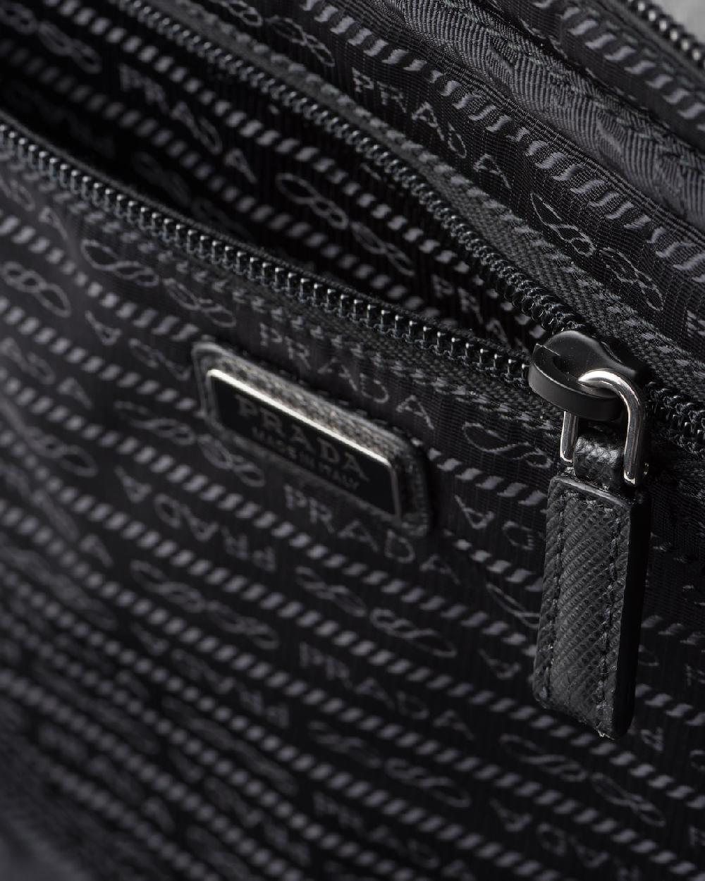 Prada Pouch grande de Re-Nylon con cremallera Devoluciones gratuitas