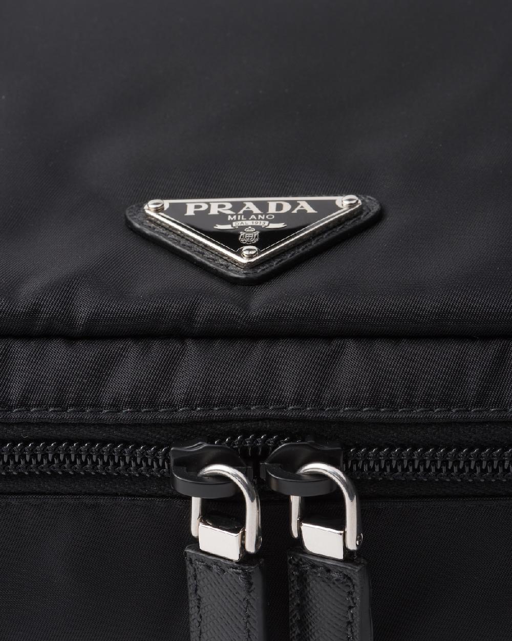 Prada Pouch grande de Re-Nylon con cremallera Devoluciones gratuitas