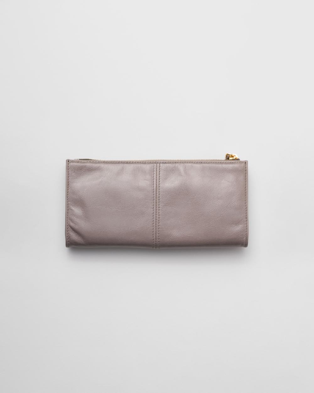 Prada Pouch de piel Envío gratis