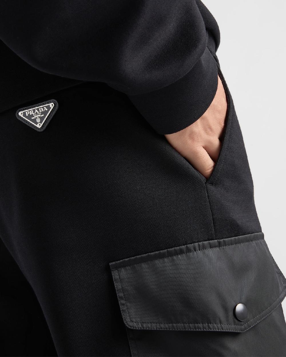 Prada Pantalones de chándal en felpa de algodón con detalles de Re-Nylon Liquidación