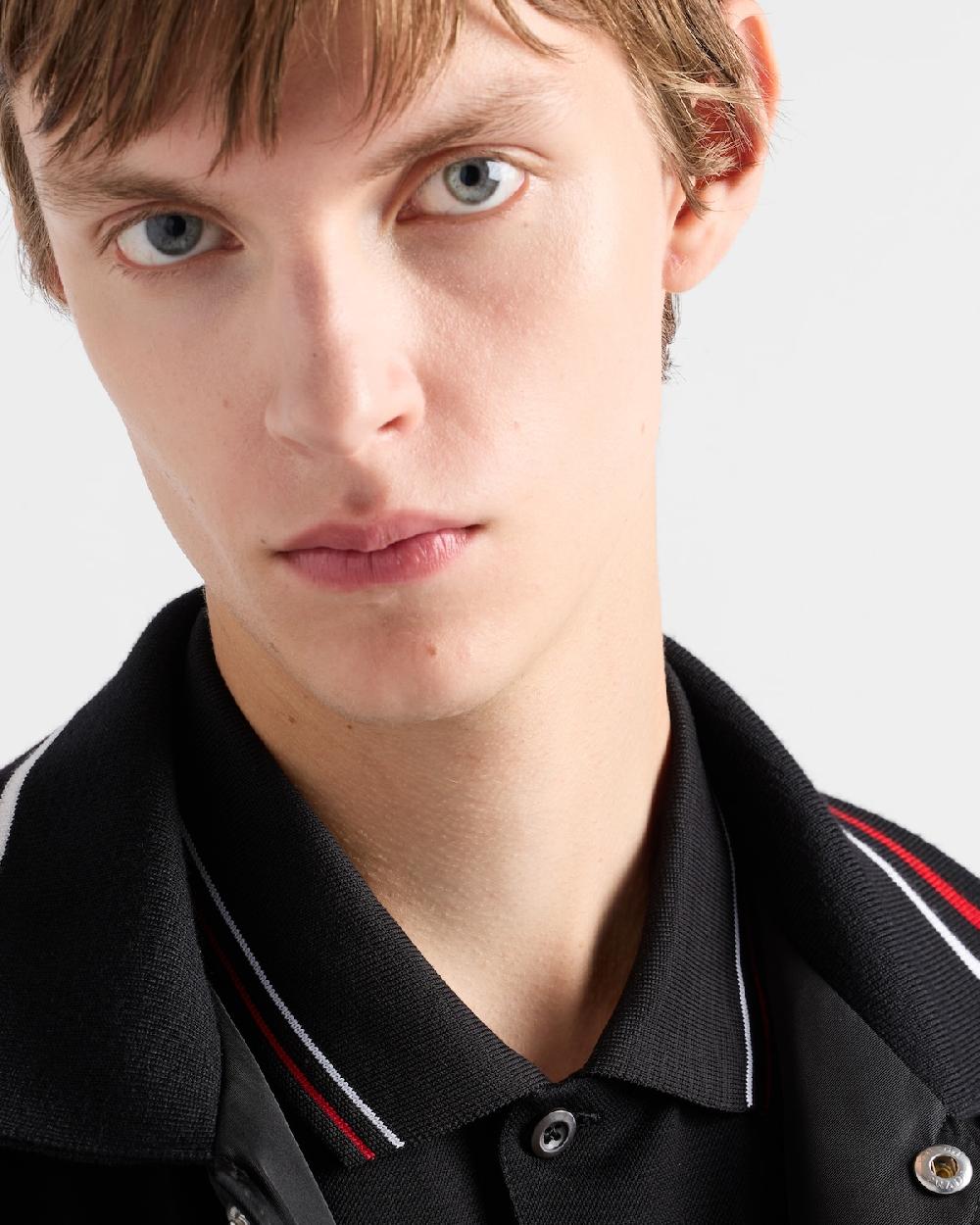 Prada Polo de manga corta en piqué Descuentos del mes
