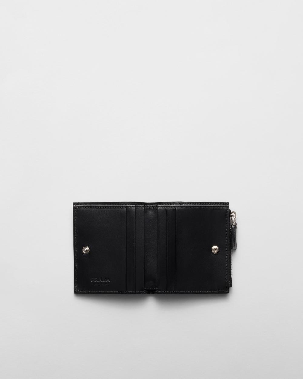 Prada Cartera pequeña de piel