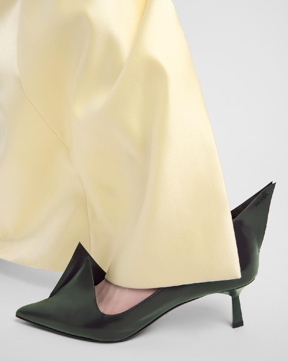 Prada Zapatos de tacón en piel cepillada Precio de fábrica