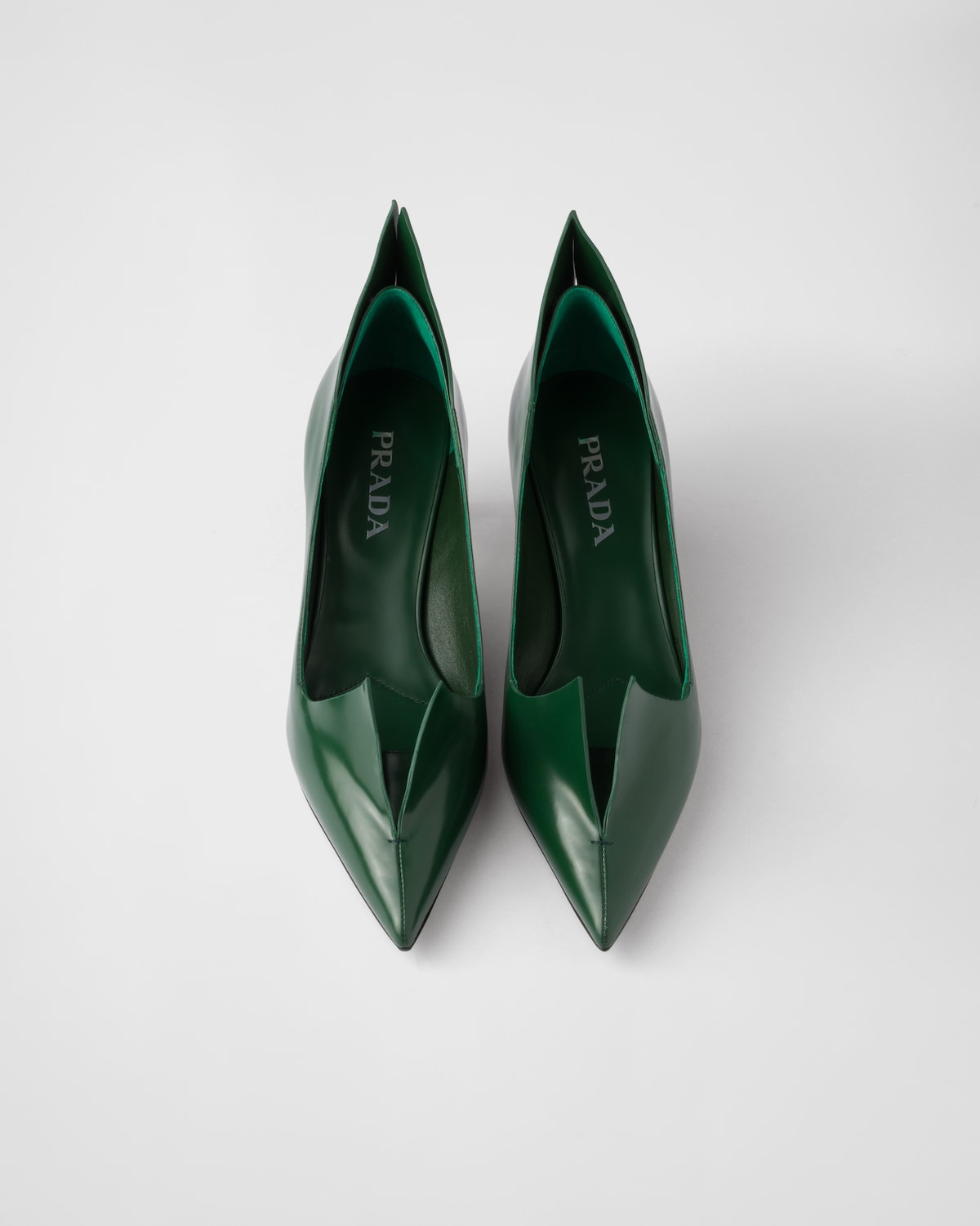 Prada Zapatos de tacón en piel cepillada Precio de fábrica