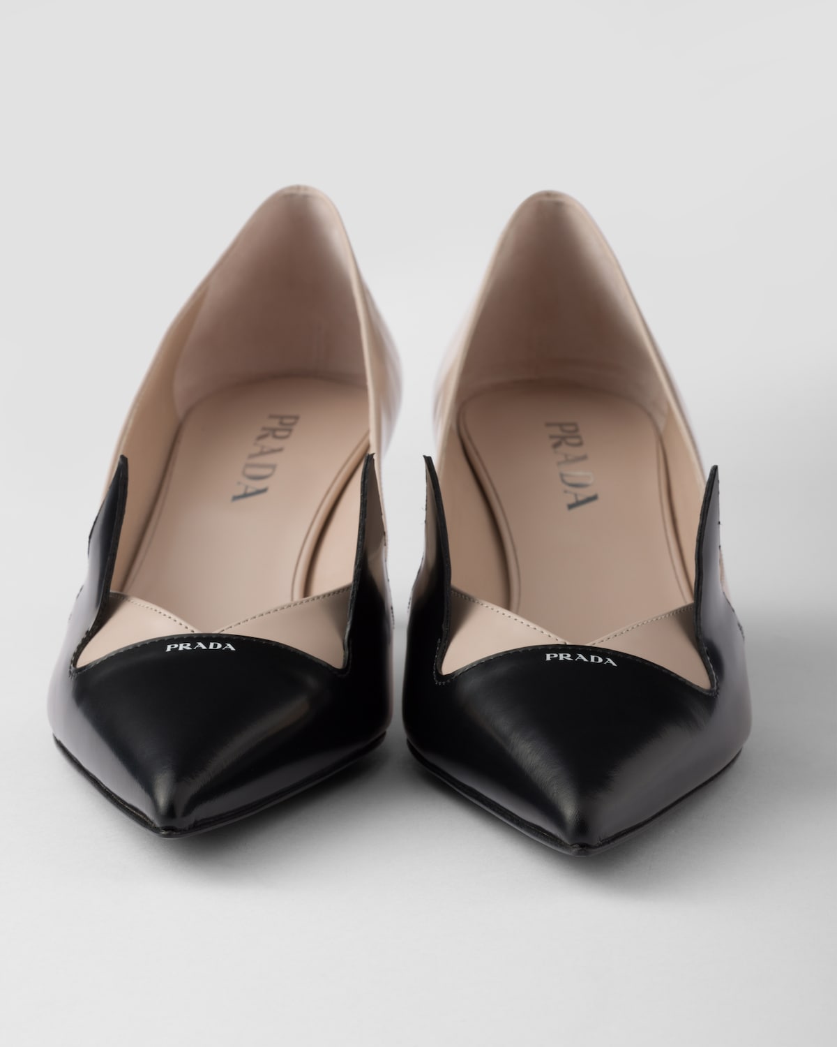 Prada Zapatos de tacón en piel cepillada en dos tonos Solo hoy