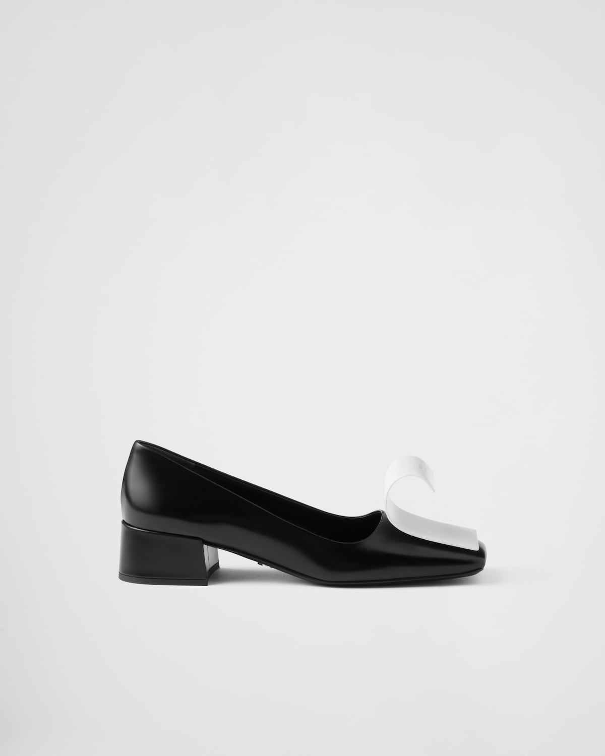 Prada Zapatos de tacón en piel cepillada en dos tonos