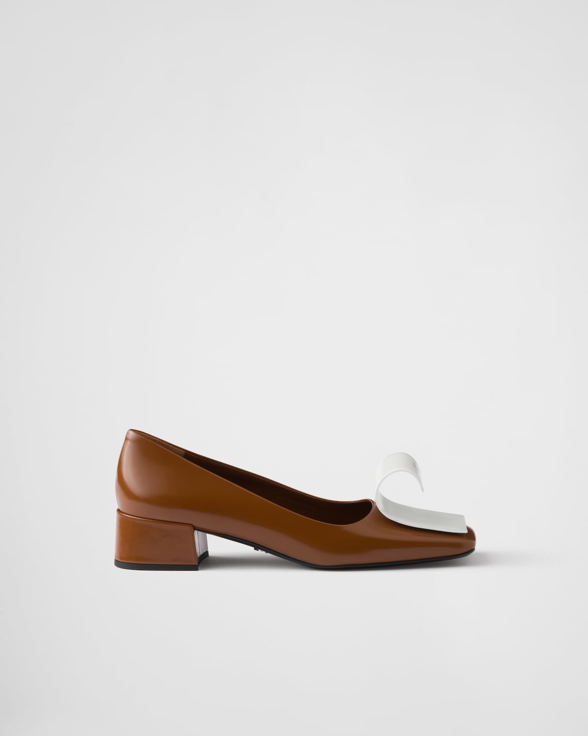 Prada Zapatos de tacón en piel cepillada en dos tonos