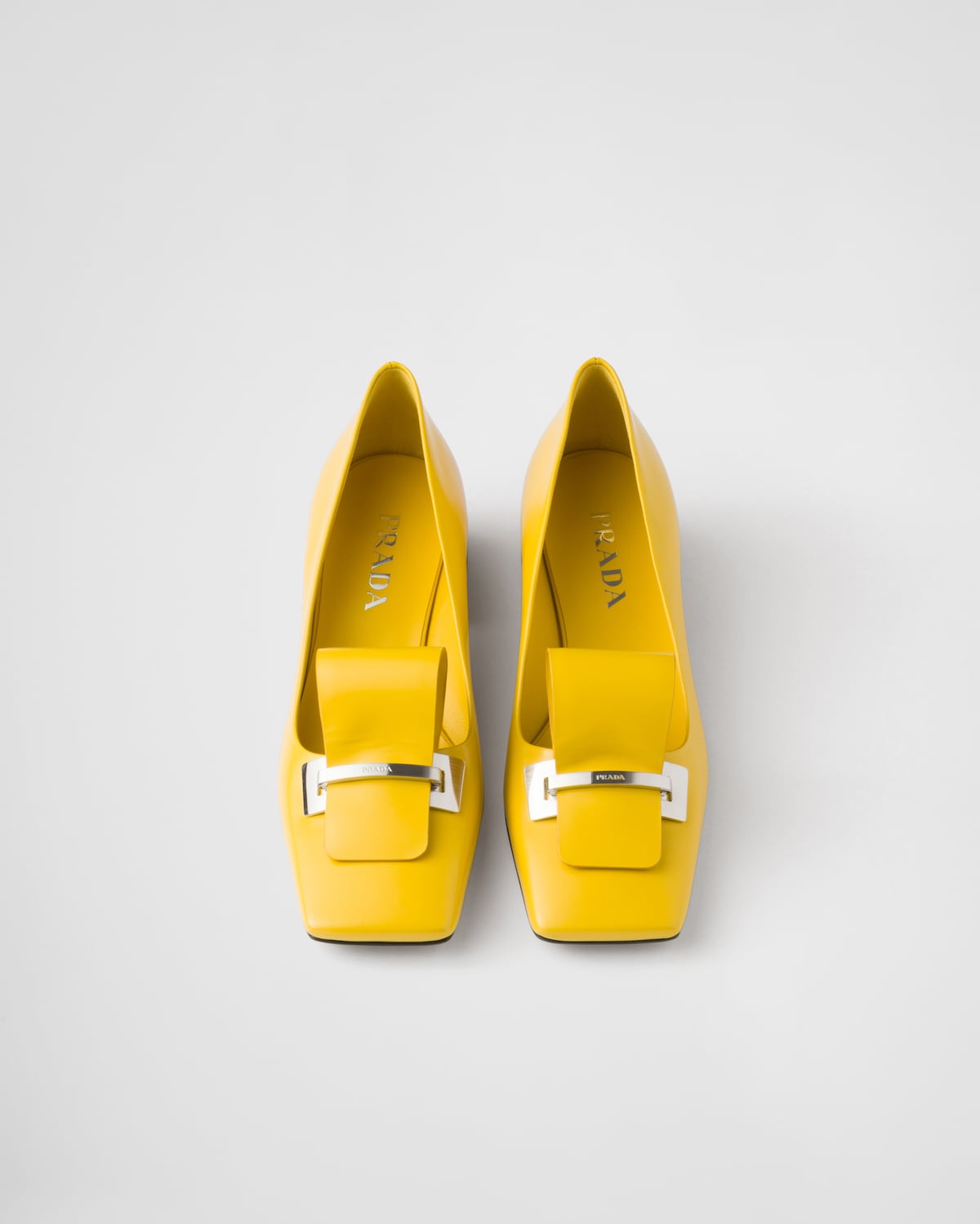 Prada Zapatos de tacón en piel cepillada Superdescuento