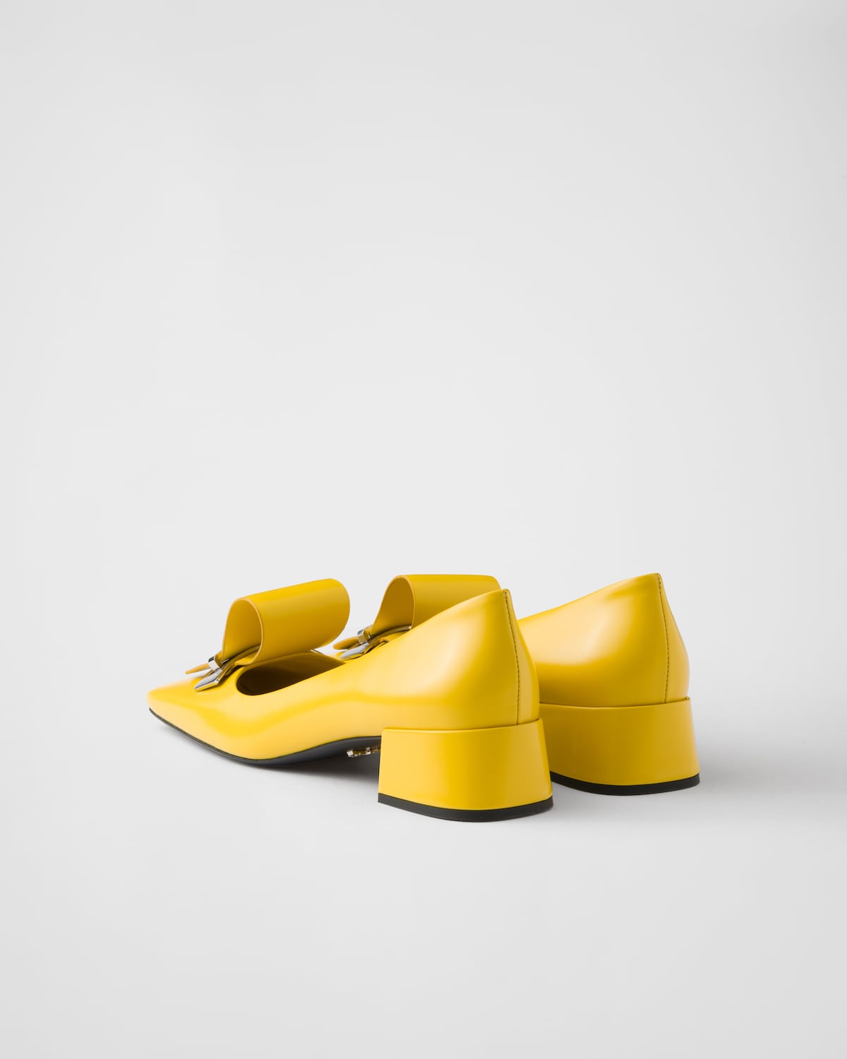 Prada Zapatos de tacón en piel cepillada Superdescuento