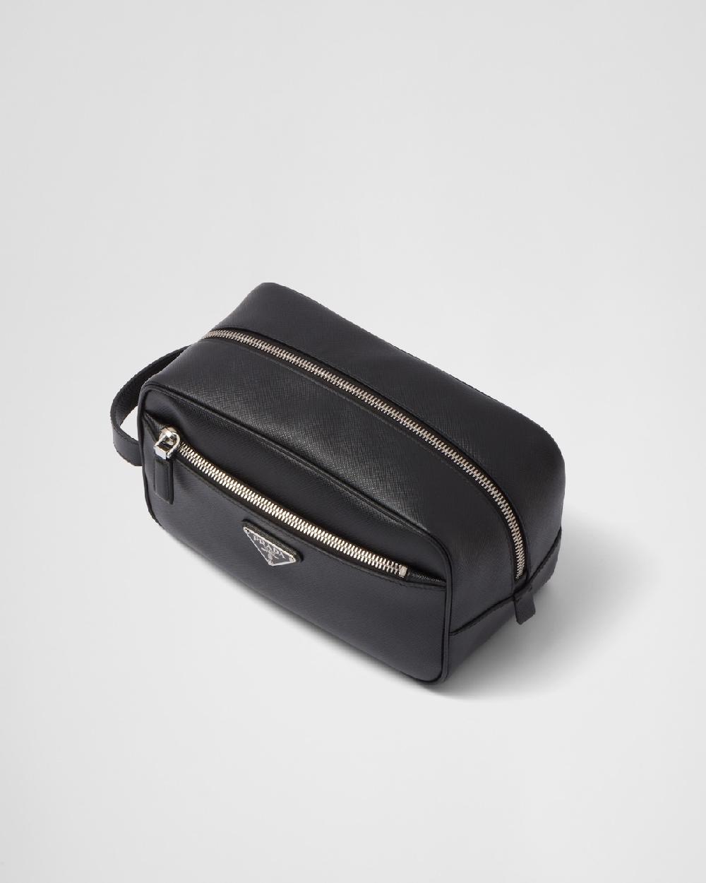 Prada Pouch de viaje en piel Saffiano