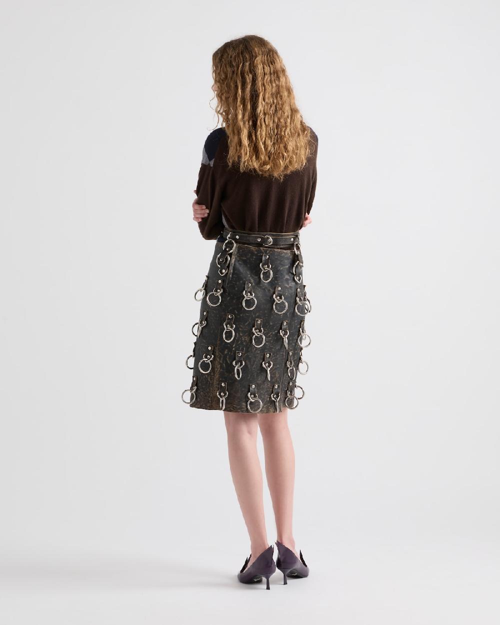 Prada Minifalda de piel con anillas metálicas En línea