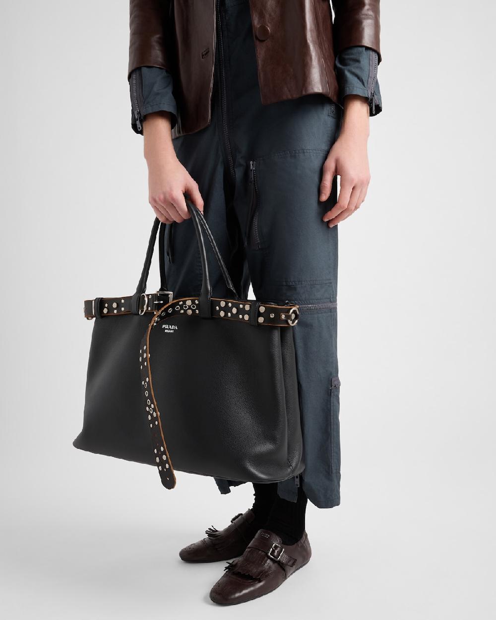 Prada Bolso Prada Buckle de piel con cinturón con tachuelas