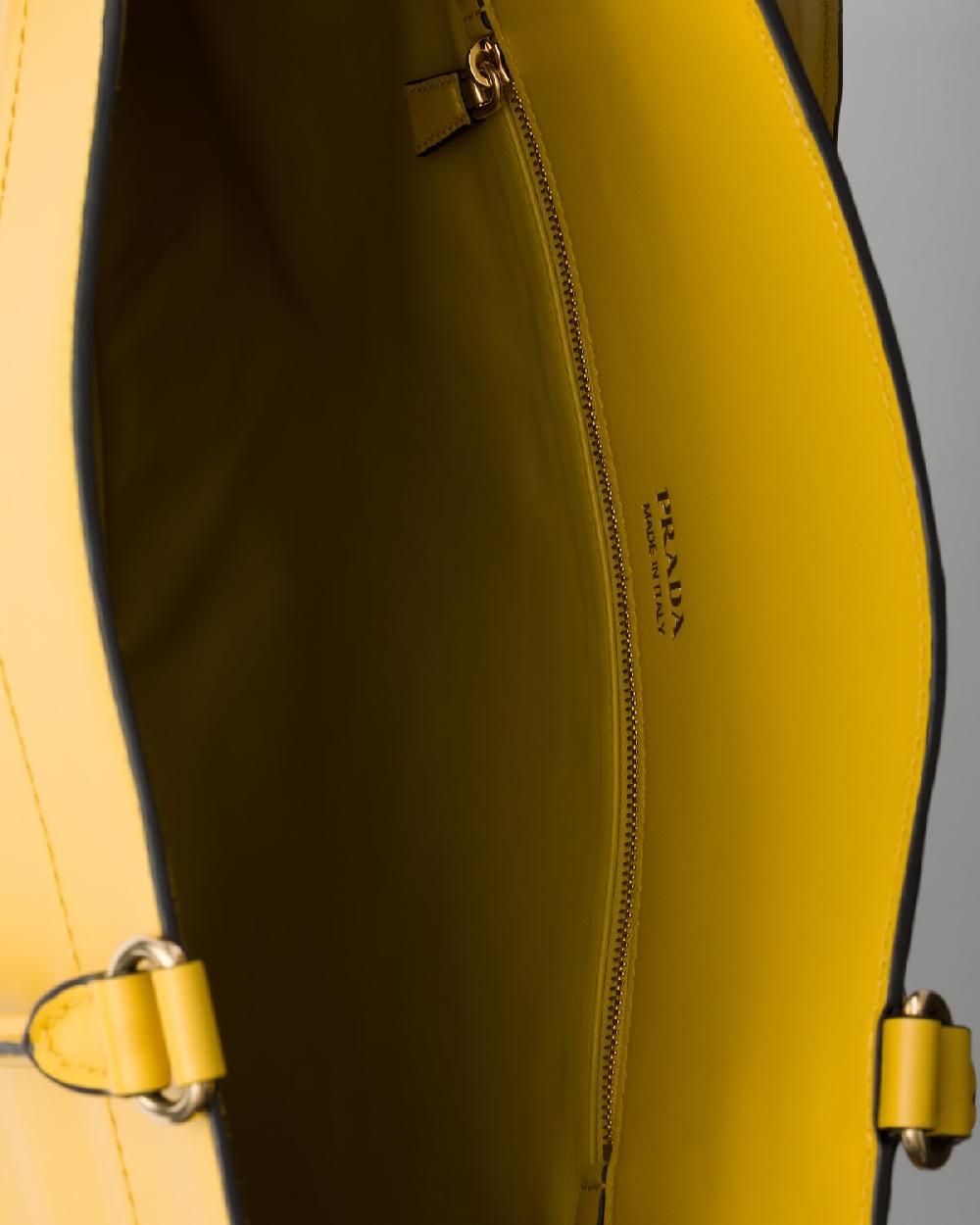 Prada Bolso Prada Etude de piel grande Envío internacional gratuito